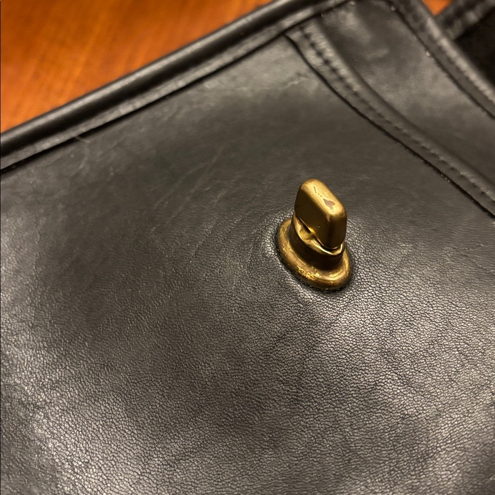 Coach vintage Black Leather Scooter Crossbody Bag 9893 - Picture 7 of 16